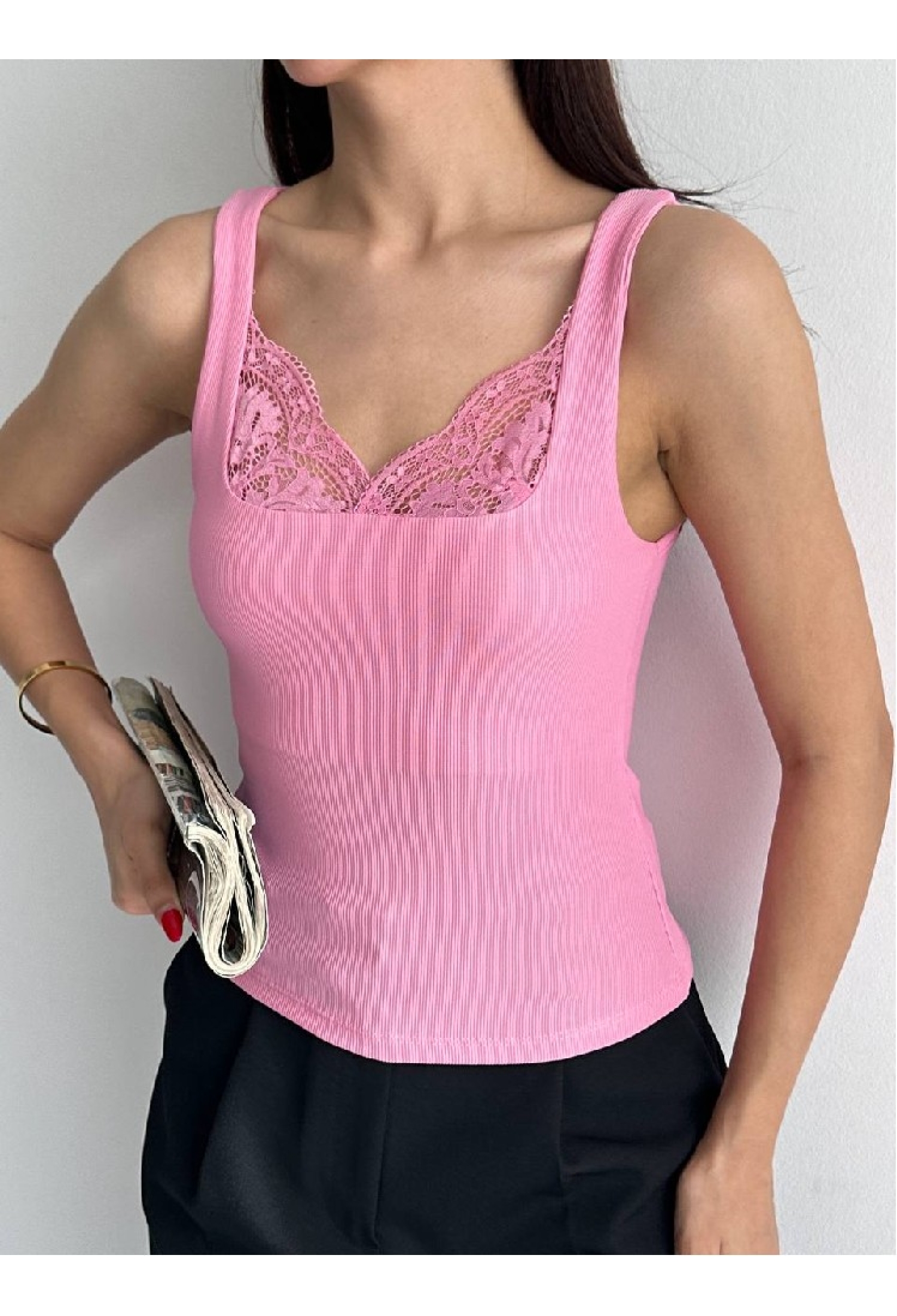 Slim Fit Sleeveless Blouse With Square Neck