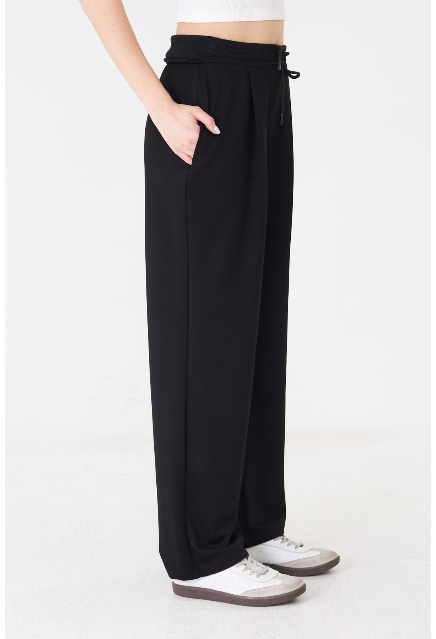 Sweatpants Jogger With Wide Leg And Drawstring